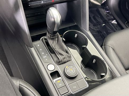 Used 2023 Volkswagen Atlas SE image 16