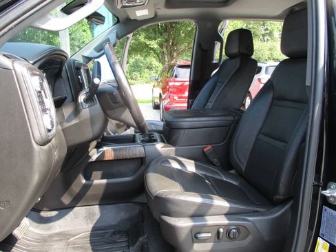 Used 2022 GMC Sierra 3500 Denali w/ Denali Ultimate Package AWD/4WD image 28