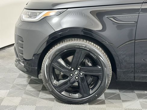 Used 2025 Land Rover Discovery Dynamic SE AWD/4WD image 9