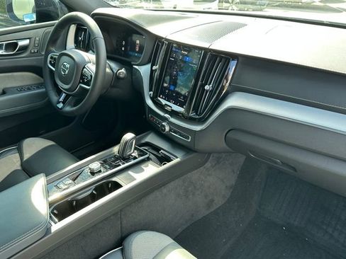 Used 2022 Volvo XC60 T8 R-Design w/ Advanced Package image 10