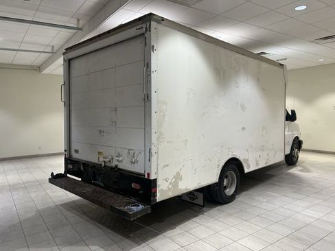 Used 2019 Chevrolet Express 3500 w/ Power Convenience Package RWD image 5