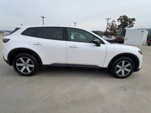 Used 2024 Honda Prologue EX image 9