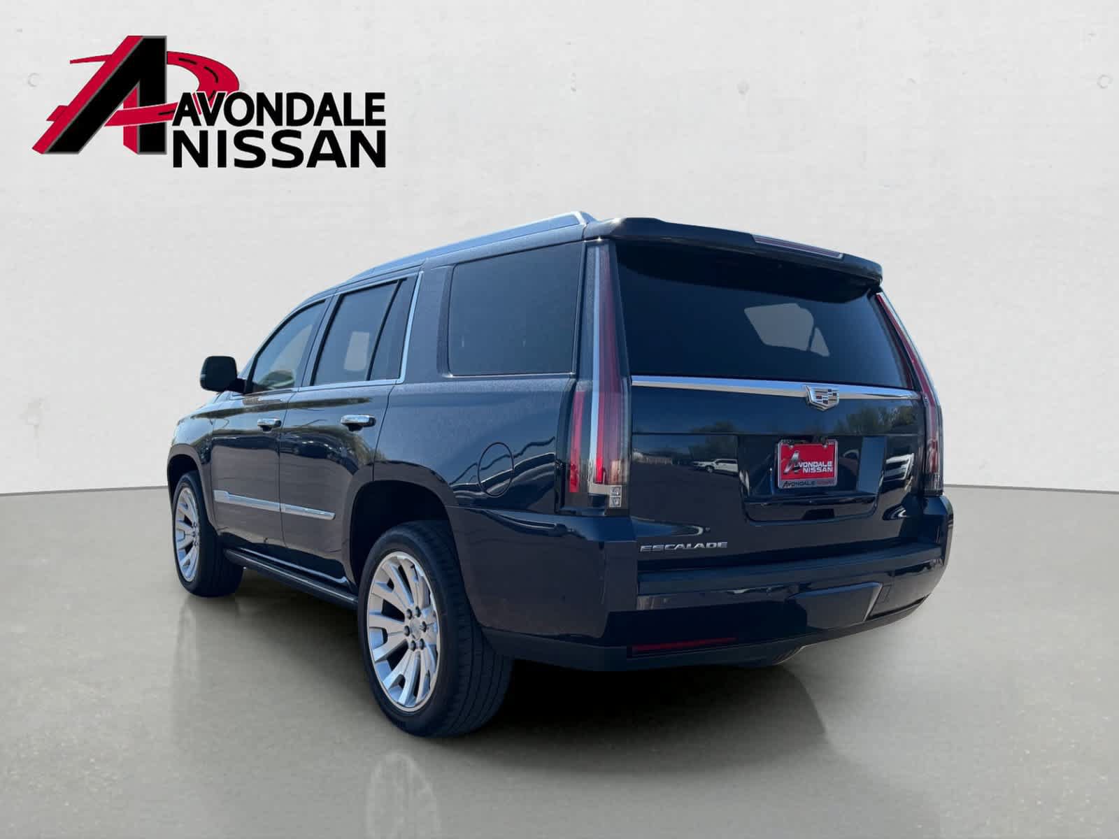 Used 2018 Cadillac Escalade Premium Luxury AWD/4WD image 2