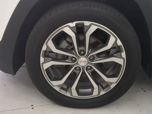 Used 2021 GMC Terrain SLT image 13