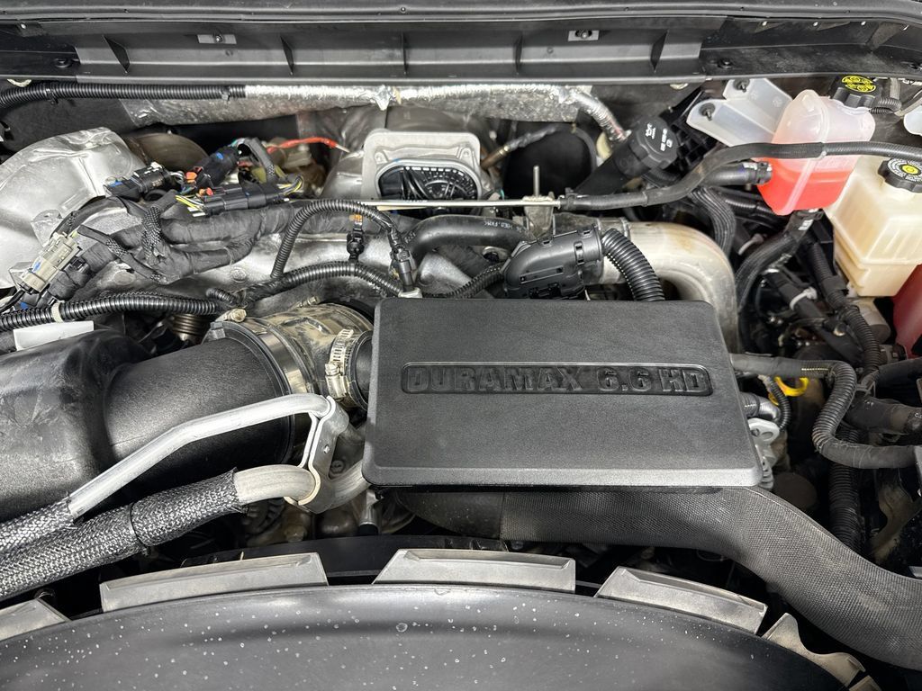 Used 2025 Chevrolet Silverado 2500 LT AWD/4WD image 30