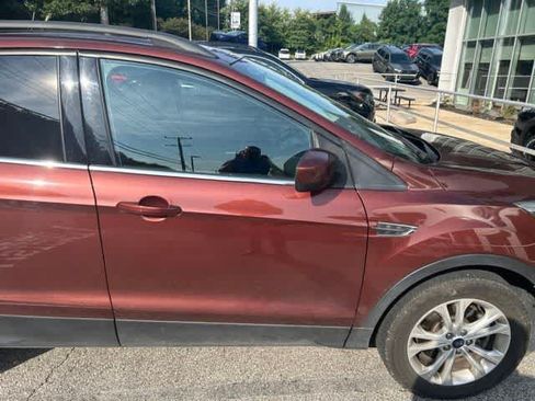Used 2018 Ford Escape SE AWD/4WD image 4
