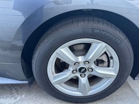 Used 2019 Ford Mustang Coupe RWD image 17