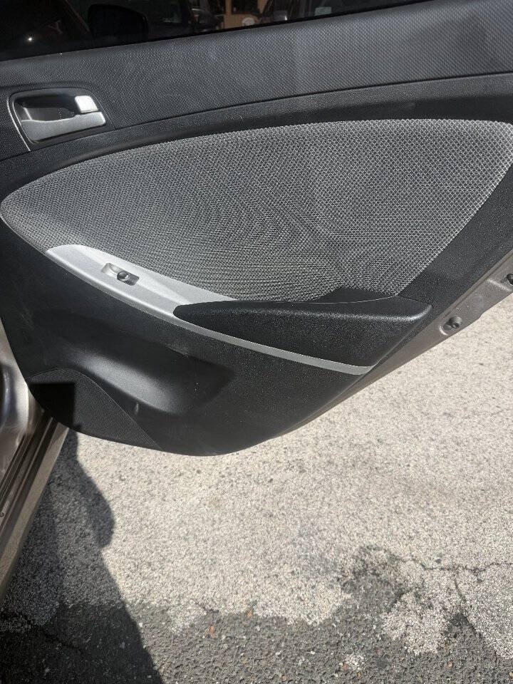 Used 2014 Hyundai Accent GS FWD image 6