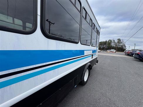 Used 2014 Ford E-450 and Econoline 450 Super Duty w/ Shuttle Bus Prep Package image 12