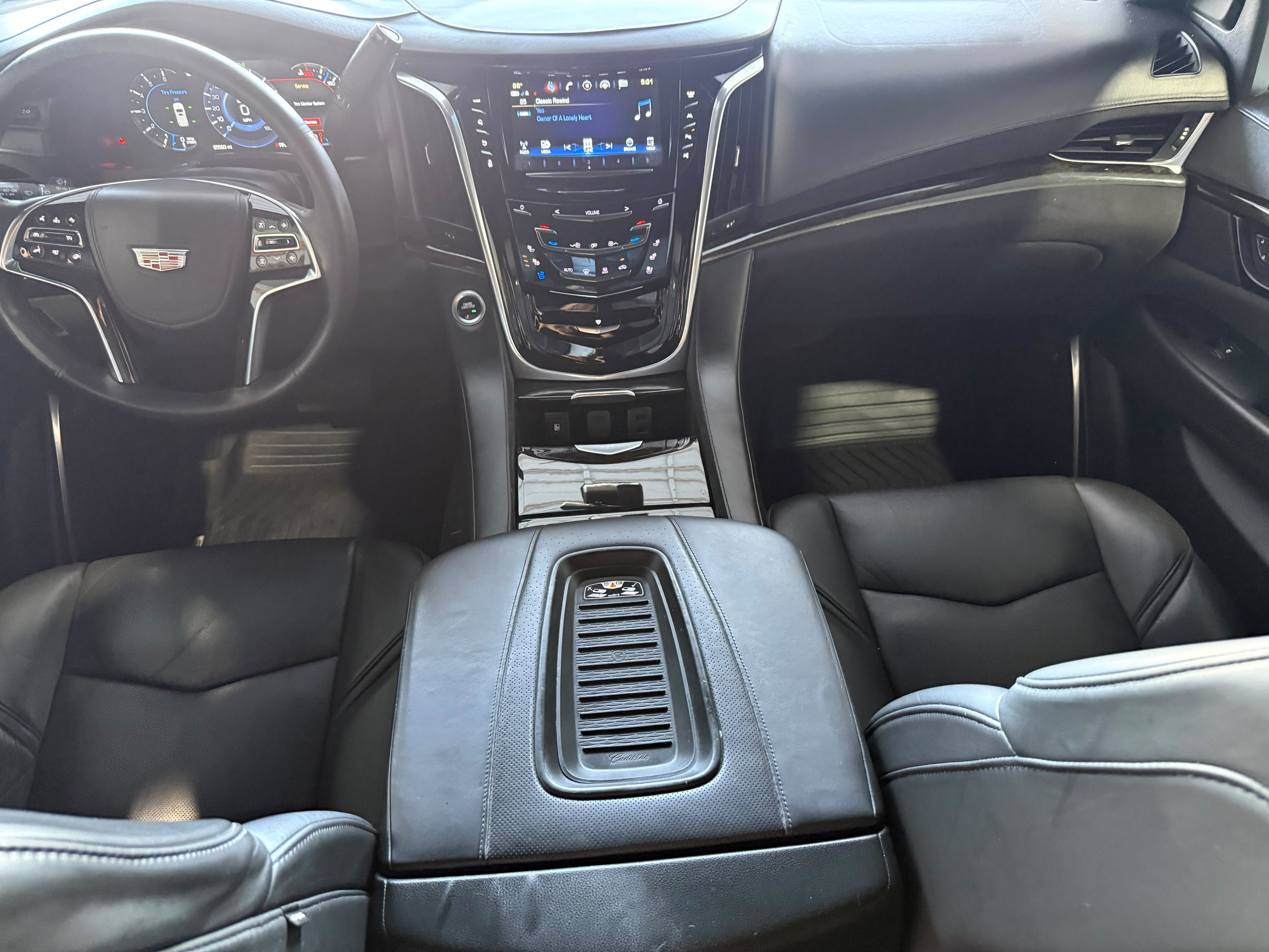 Used 2020 Cadillac Escalade Platinum AWD/4WD image 20