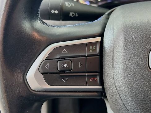 Used 2022 Jeep Compass Latitude w/ Sun and Sound Group AWD/4WD image 13