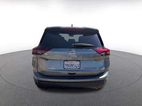 Used 2025 Nissan Rogue SV FWD image 12