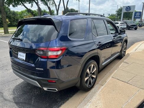 Used 2024 Honda Pilot Touring image 6