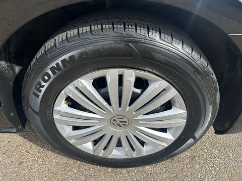 Used 2015 Volkswagen Passat 1.8T S w/ Technology Package FWD image 27