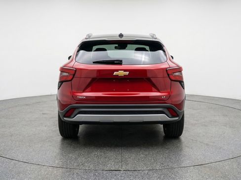 Used 2025 Chevrolet Trax LT FWD image 7