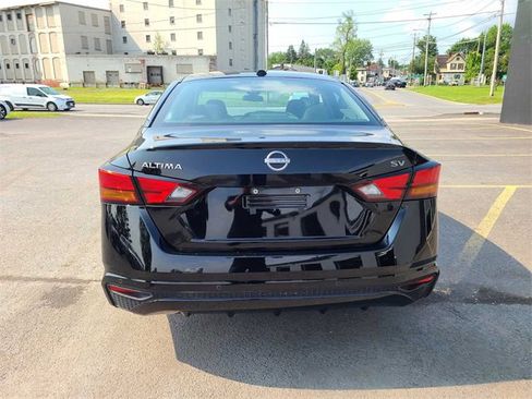 Used 2023 Nissan Altima 2.5 SV image 8