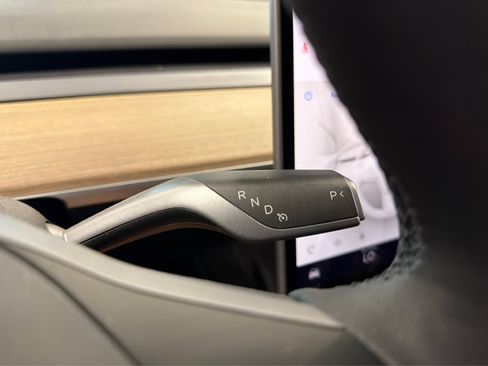 Used 2024 Tesla Model Y Long Range RWD image 25
