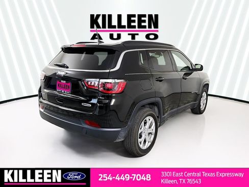 Used 2024 Jeep Compass Latitude AWD/4WD image 8