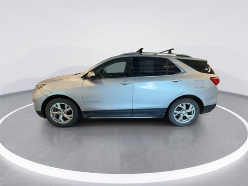 Used 2018 Chevrolet Equinox LT w/ LPO, Hit The Road Package AWD/4WD image 4