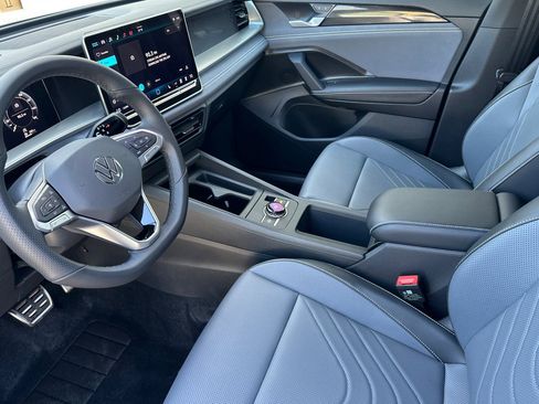 New 2026 Volkswagen Tiguan SE R-Line image 8