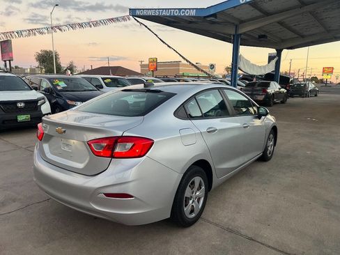Used 2018 Chevrolet Cruze LS FWD image 6