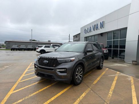 Used 2020 Ford Explorer ST w/ Premium Technology Package AWD/4WD image 3