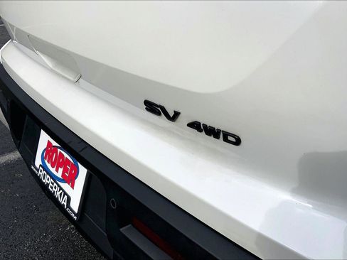 Used 2024 Nissan Pathfinder SV w/ Black Appearance Package image 7