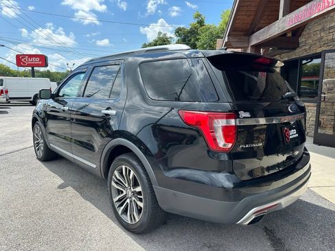Used 2017 Ford Explorer Platinum AWD/4WD image 3