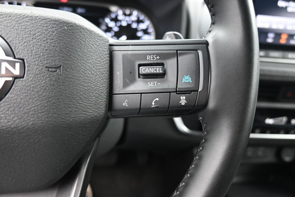 Used 2025 Nissan Rogue SV AWD/4WD image 11