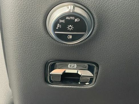 New 2026 Mercedes-Benz GLC 300 image 38