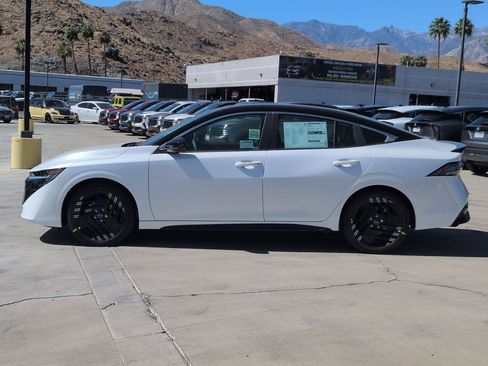 New 2026 Nissan Sentra SR w/ SR Premium Package FWD image 3