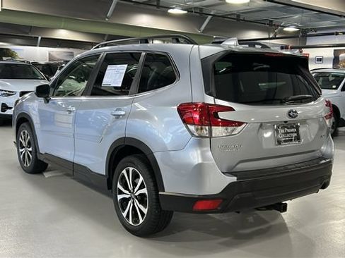 Used 2022 Subaru Forester Limited AWD/4WD image 6