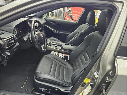 Used 2017 Lexus IS 200t RWD image 9