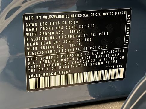 Used 2025 Volkswagen Tiguan SEL R-Line AWD/4WD image 29