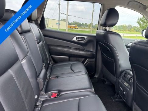 Used 2019 Nissan Pathfinder SL image 25