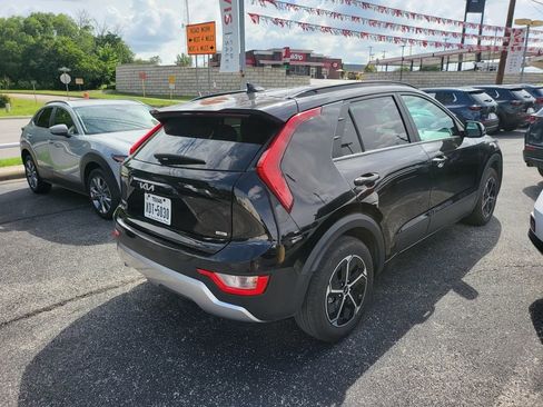 Used 2025 Kia Niro LX FWD image 8