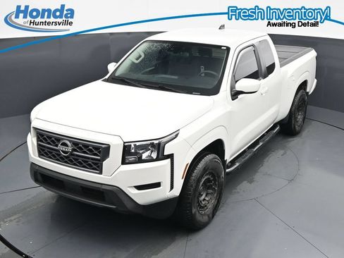 Used 2024 Nissan Frontier SV RWD image 19