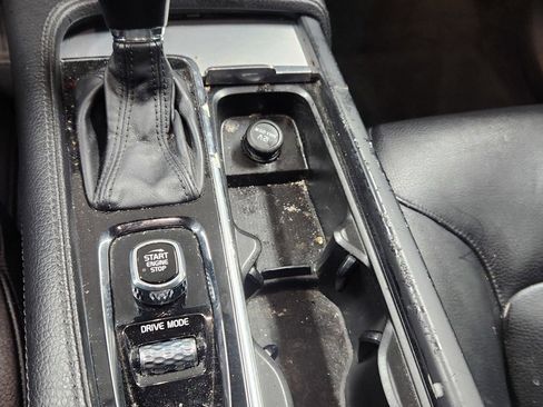 Used 2018 Volvo XC90 T6 Momentum image 15