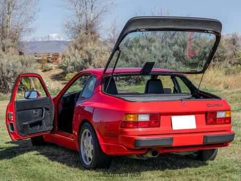 Used 1988 Porsche 944 Turbo image 16
