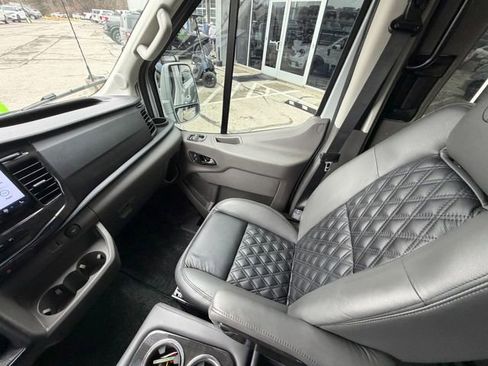 Used 2024 Ford Transit 250 148 Medium Roof Extended AWD image 31