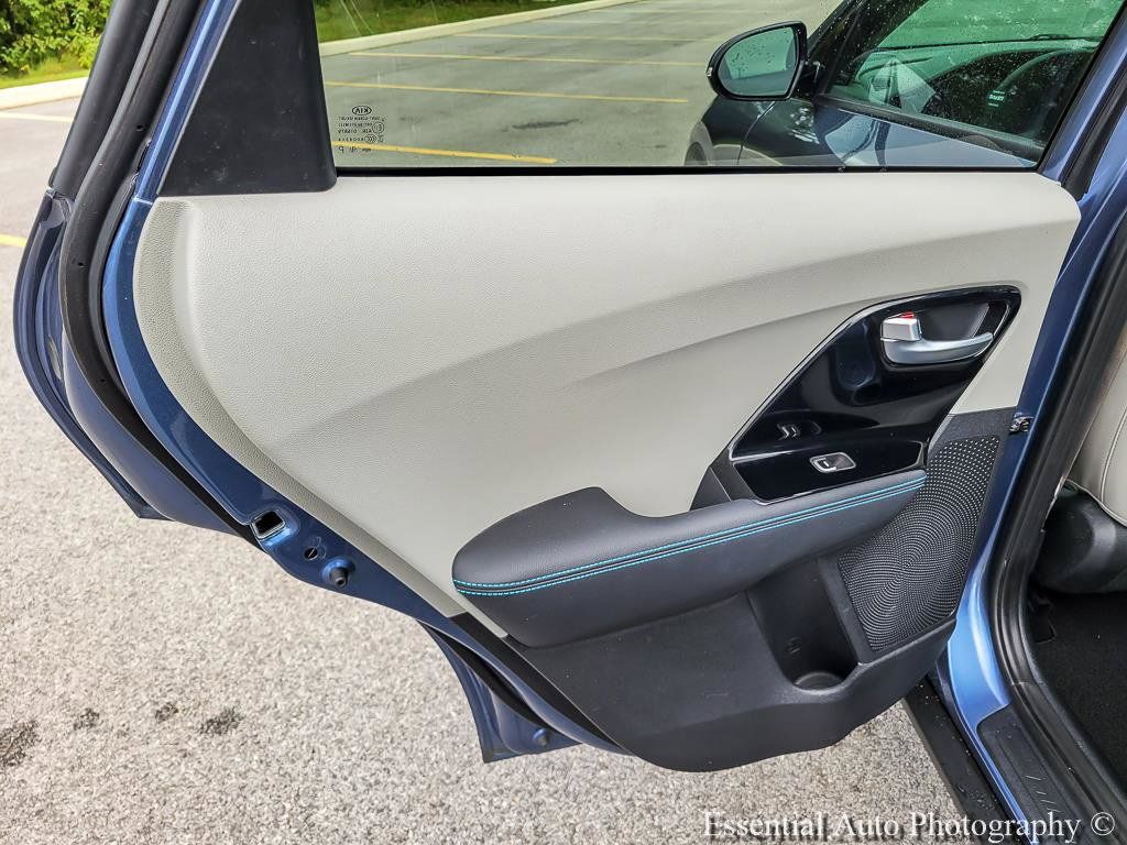 Used 2021 Kia Niro EX Premium FWD image 26