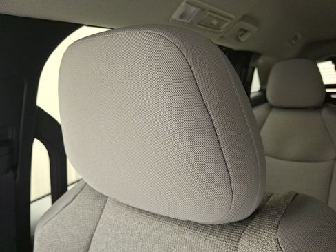 Used 2026 Toyota Sienna LE FWD image 23