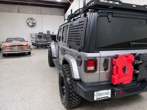 Used 2020 Jeep Wrangler Unlimited Sahara AWD/4WD image 9