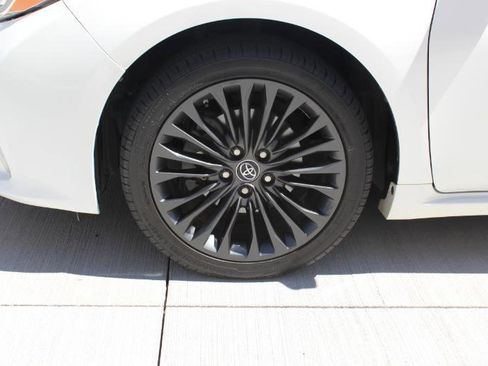 Used 2018 Toyota Avalon Touring w/ Carpet Mat Package FWD image 43