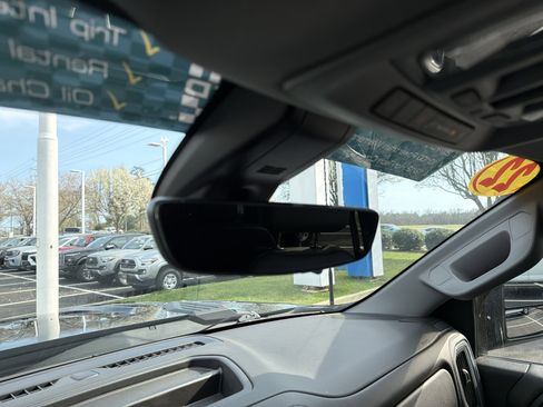 Used 2022 Chevrolet Silverado 2500 LTZ w/ LTZ Premium Package image 27