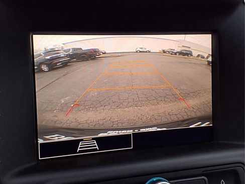 Used 2024 GMC Terrain SLE w/ Driver Convenience Package image 7