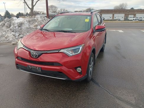Used 2017 Toyota RAV4 XLE image 12