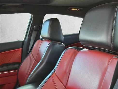 Used 2015 Dodge Charger R/T w/ Plus Group RWD image 15
