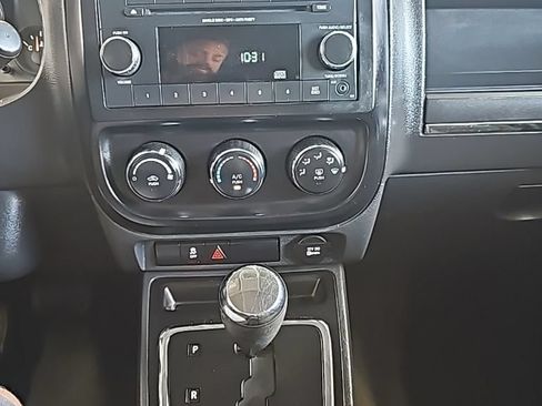 Used 2015 Jeep Patriot Sport FWD image 11