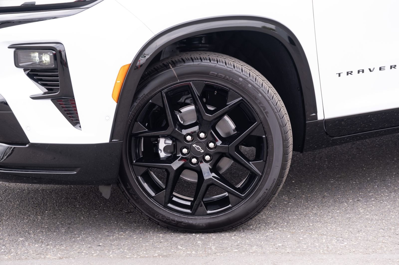 New 2026 Chevrolet Traverse RS w/ LPO, Floor Liner Package AWD/4WD image 23